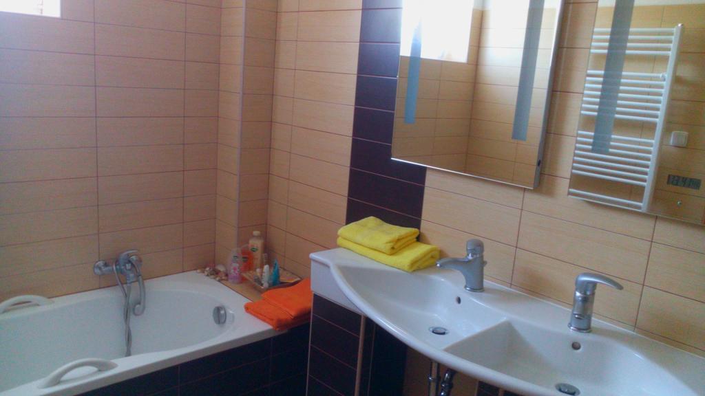 Holiday Home U Fiseru كاسبيرسكي هوري الغرفة الصورة